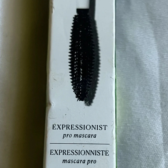 🤍New Well People Expressionist Volumizing Mascara🤍 - Picture 3 of 5